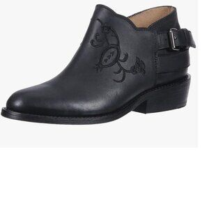 MUSSE & CLOUD Leather Ankle Booties